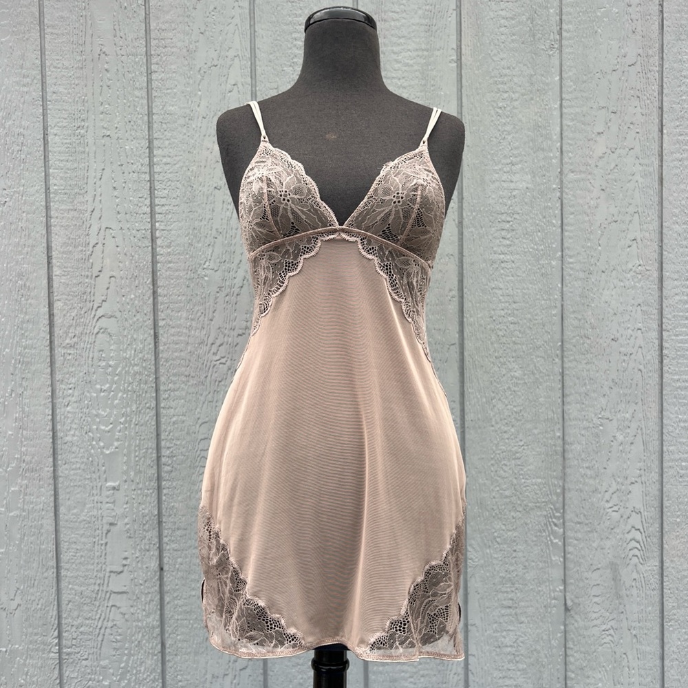 Malizia by La Perla Elegant Lace Chemise Slip Dress in Taupe, S